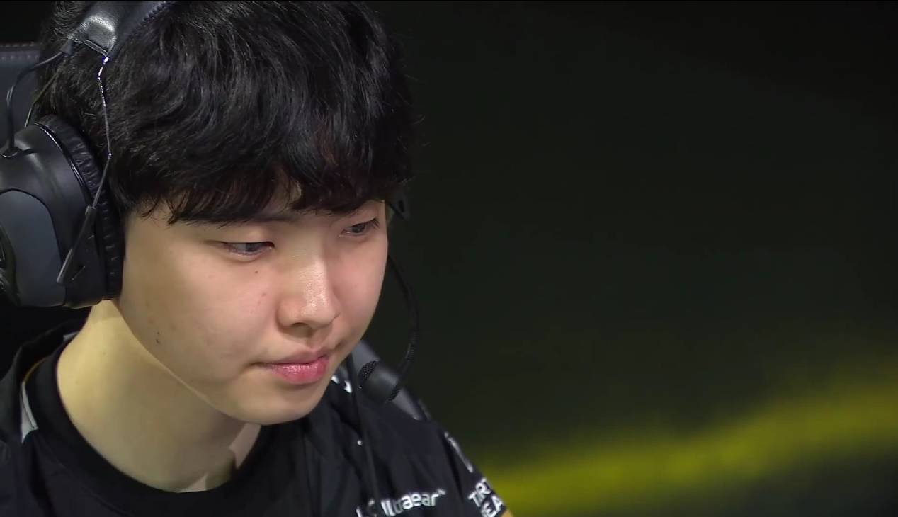 开云体育入口-GEN轻取G2，Chovy操刀奇招英雄翻盘鏖战多局四强赛，留下经典瞬间