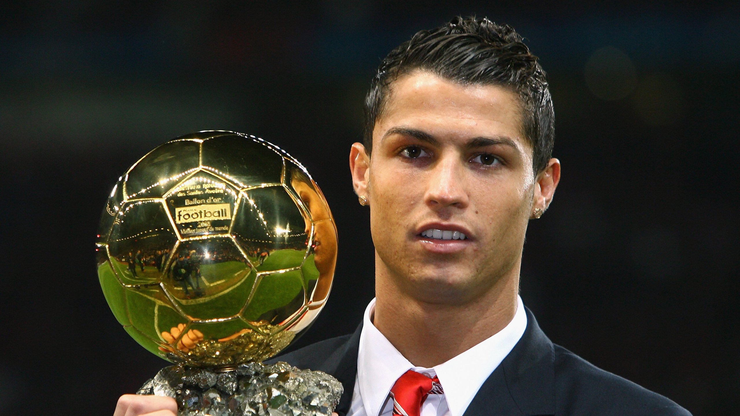 战术鬼才or天命所归？苏亚雷斯一锤定音，阿尔及利亚闪电战击沉哥伦比亚