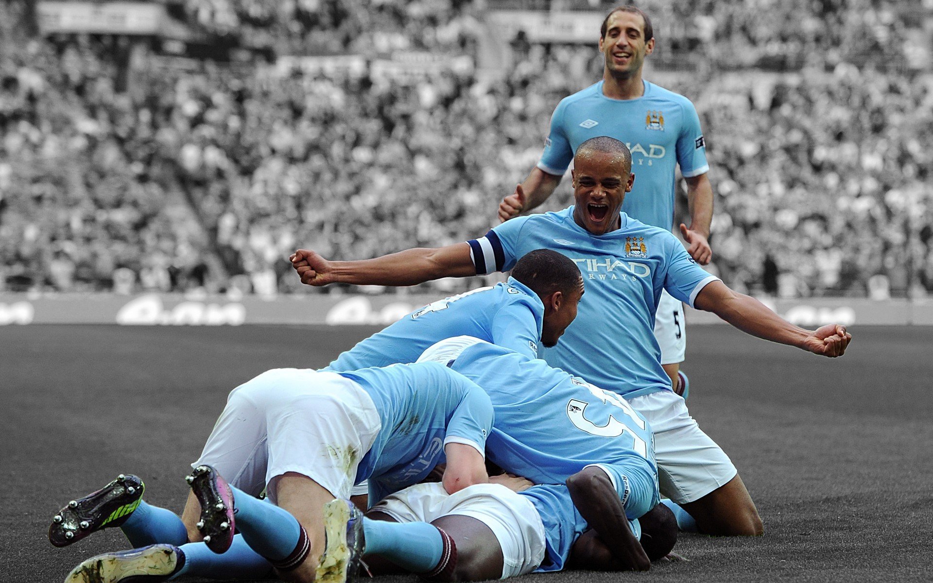 开云体育APP下载-2026世界杯E组爆冷！保加利亚碾压捷克，迪亚斯独造三球，门将神扑封神